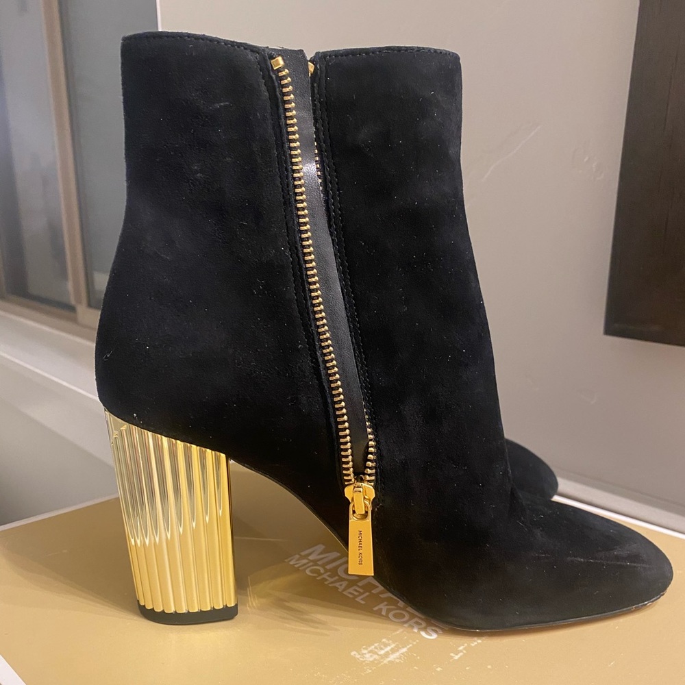 Michael Kors Porter Suede Ankle Boot - Picture 11 of 12